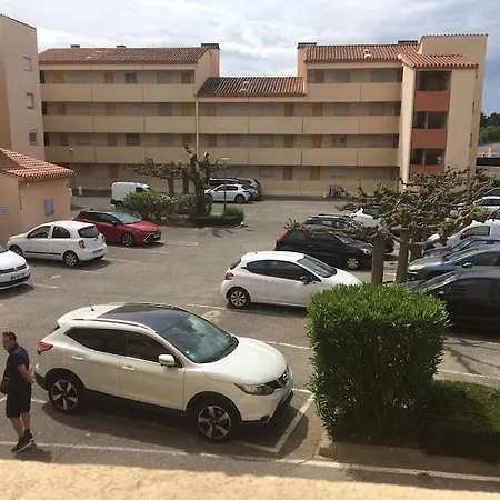 F3 400 M De La Apartment